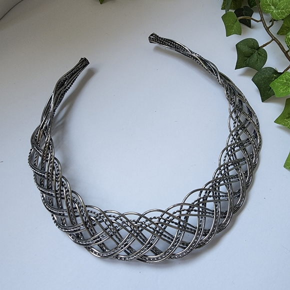 Jewelry - Silver Wire Woven Braided Open End Choker Necklace
